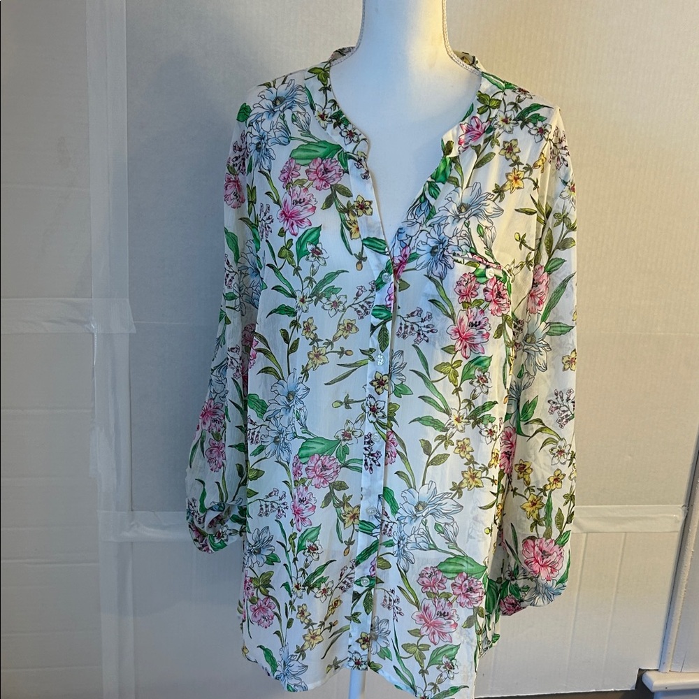 Kut from the Kloth Women’s Button Up Tab Sleeve Sheer Floral Blouse. Sz 2 XL